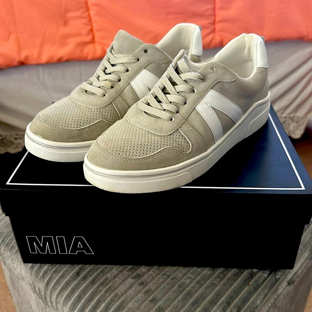 •New Womens MIA Brand Shoes, Size 7.5•